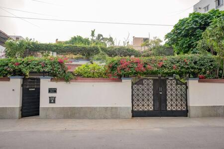 Eden Garden Villa By Jadecaps Nr Mg Road Garden Bangalore Exterior photo